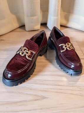 Tamaris NWT Sz 6 EU 37 Burgundy Chain-Embellished Platform Loafers (SH313)